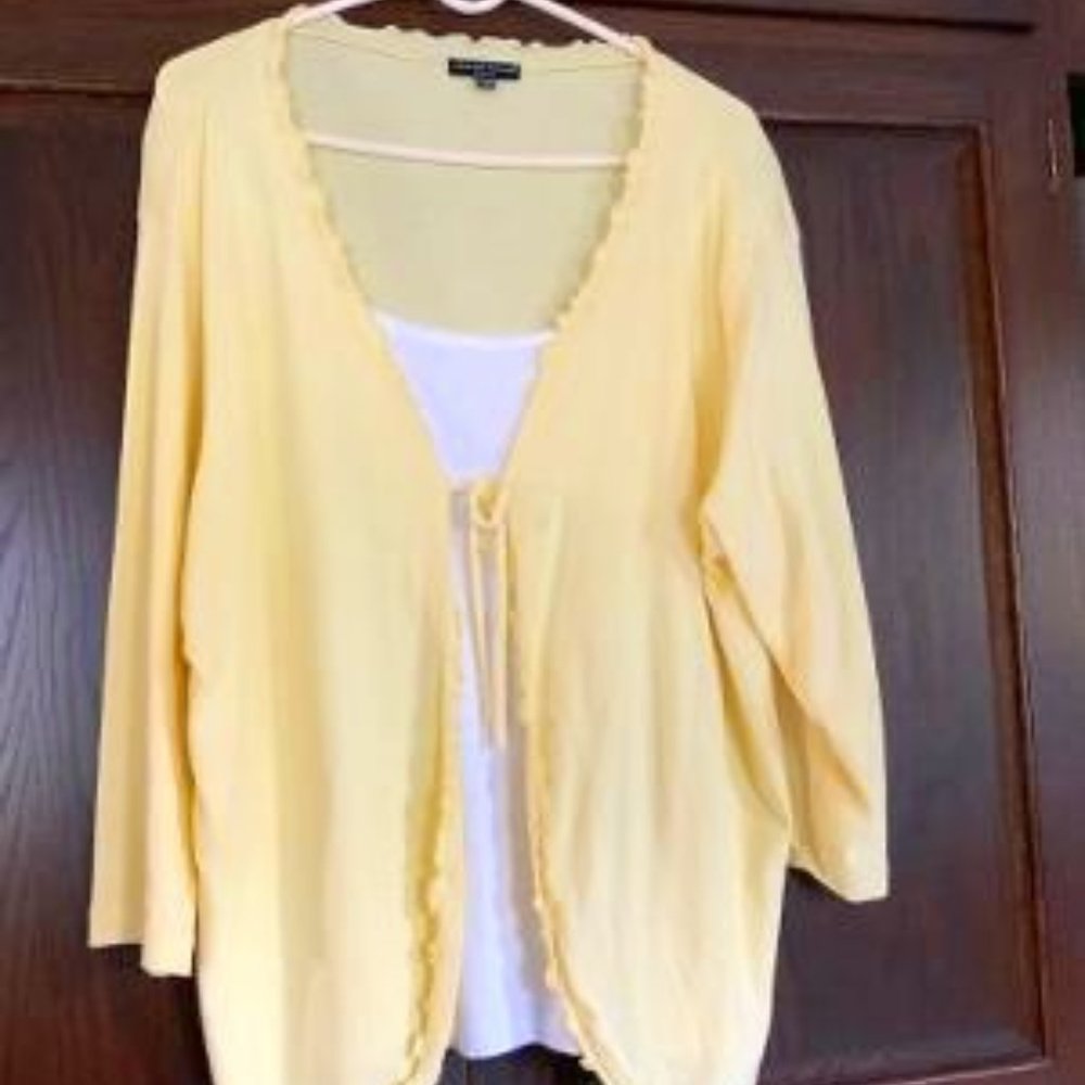 Beautiful Yellow/White Lightweight Top with Cami  - Size 3X